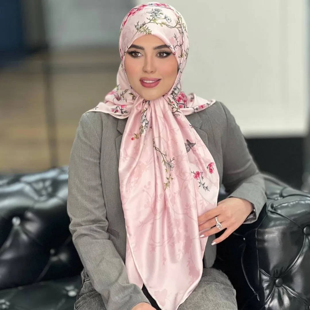 روسری ابریشم ایپک طرح گل و پروانه قواره ۱۲۵