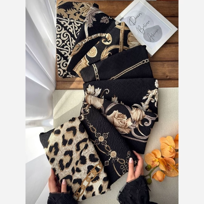 روسری پلیسه مشکی طرحدار در هشت طرح