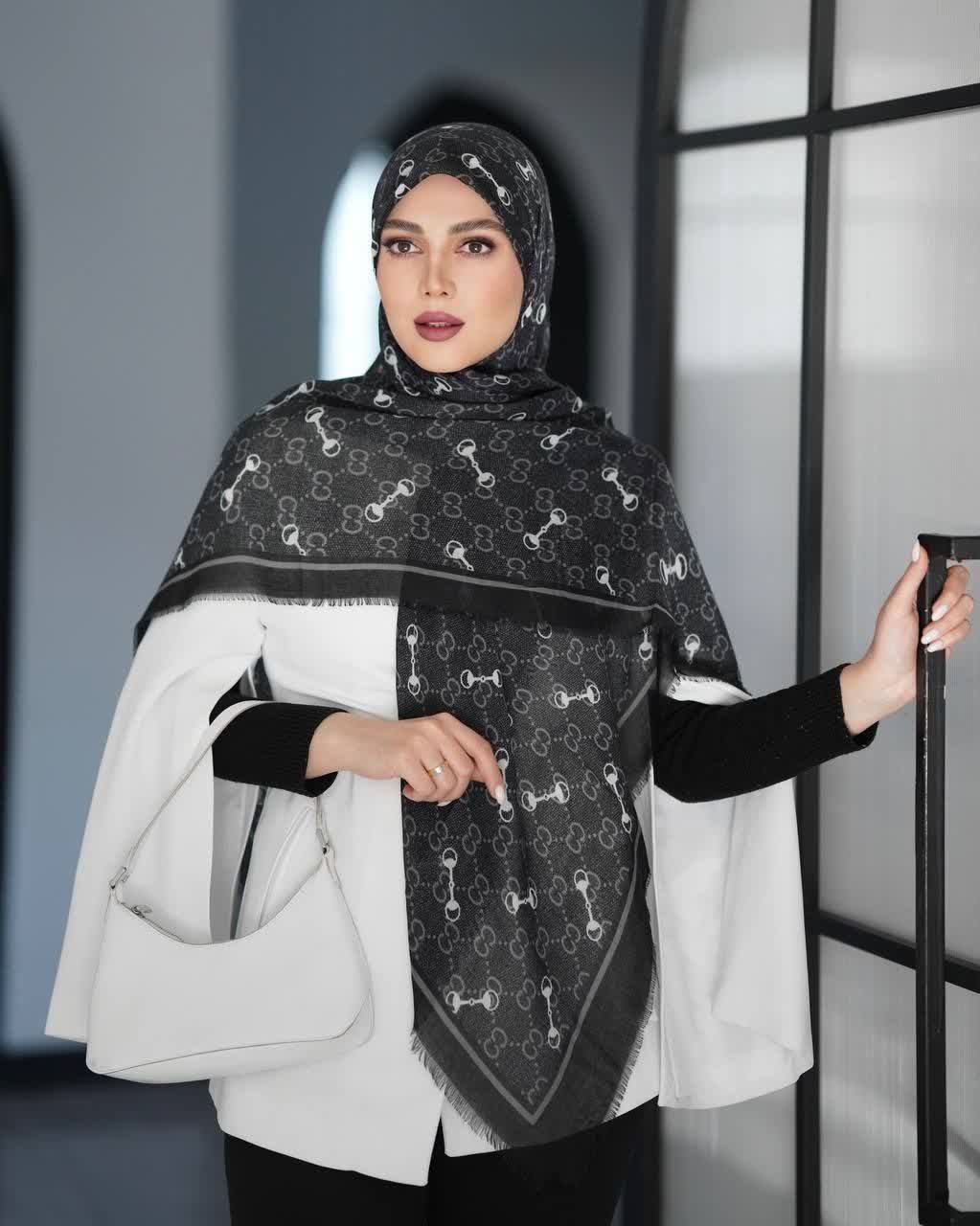 روسری نخ یونیک مشکی وارداتی دور ریش