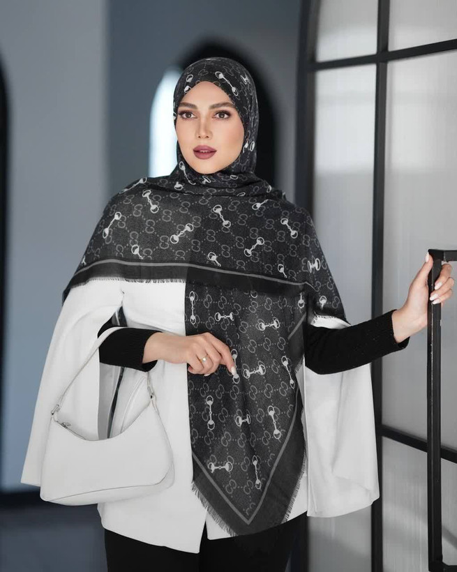 روسری نخ یونیک مشکی وارداتی دور ریش
