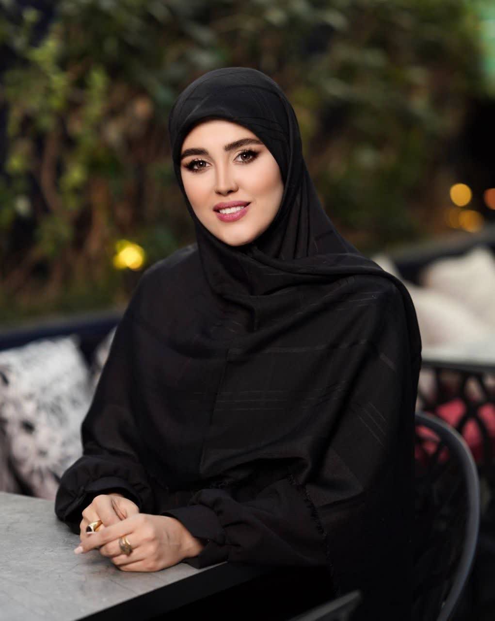 روسری سوپر نخ چهارخانه کاملا مشکی دور ریش