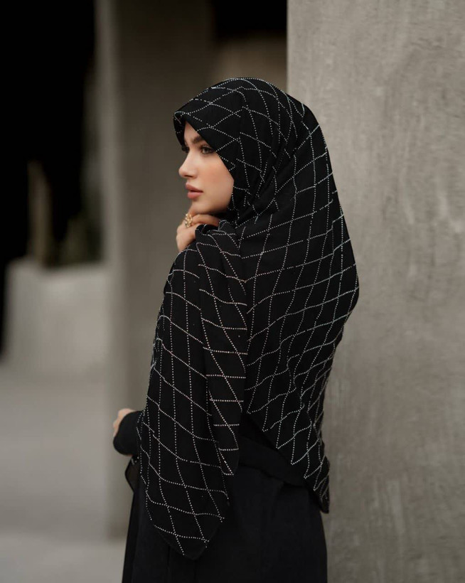 روسری نخی درختی فول نگین نقره ای طرح لوزی