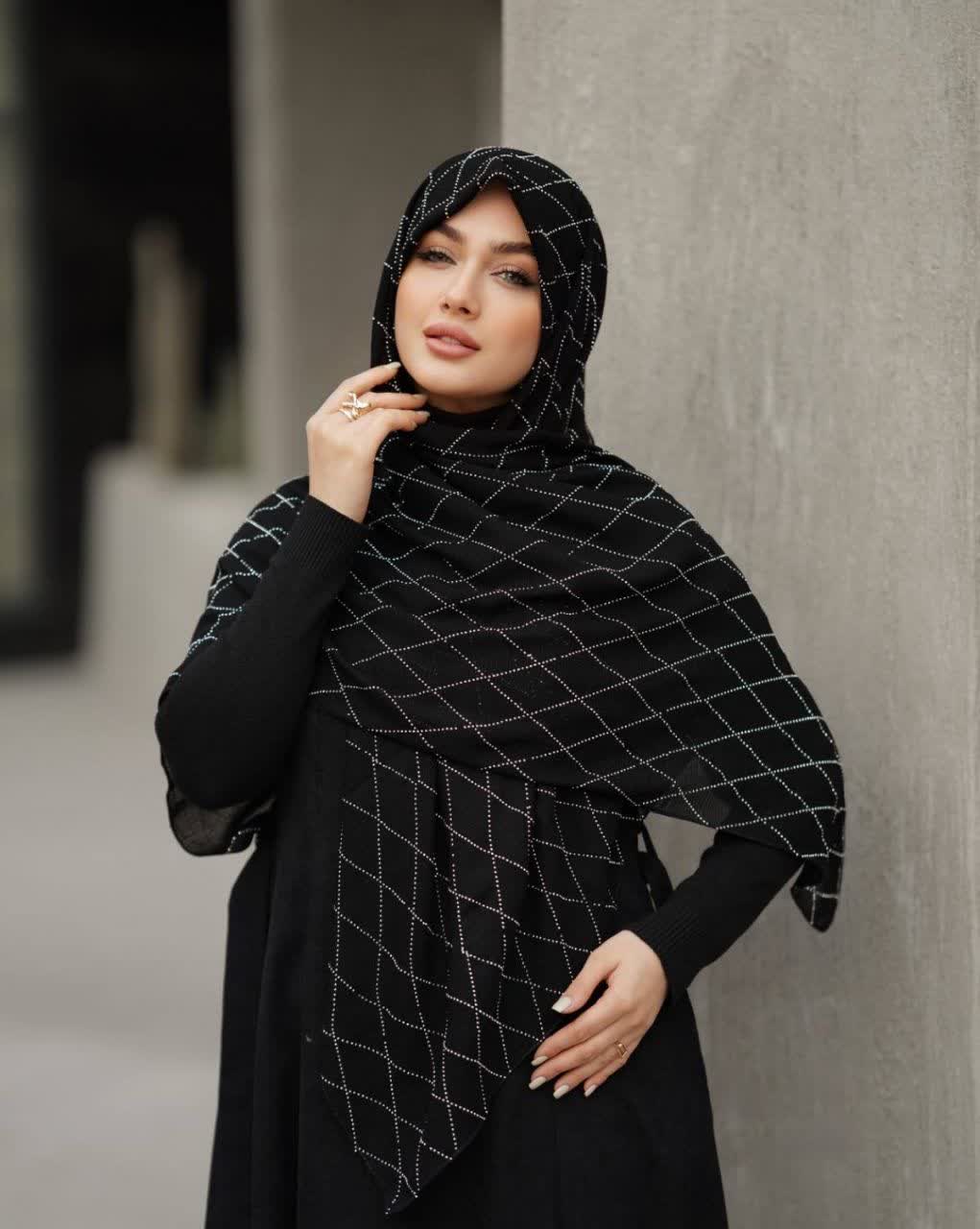 روسری نخی درختی فول نگین نقره ای طرح لوزی